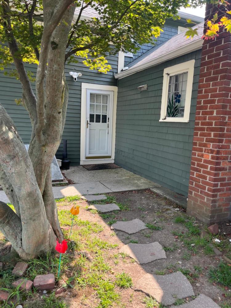 Cozy Weymouth cottage, walk to beach